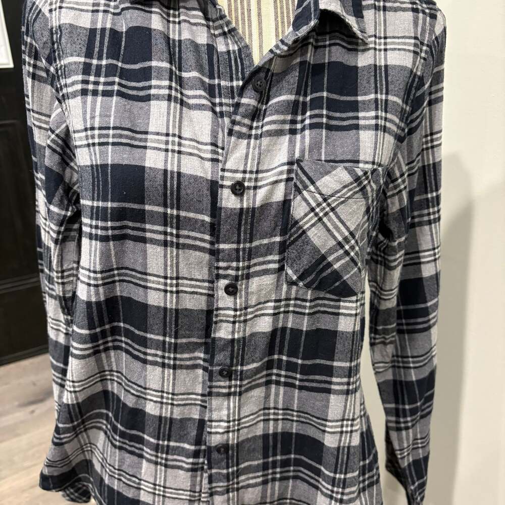 Pendleton Black And Gray Button Down Size Medium